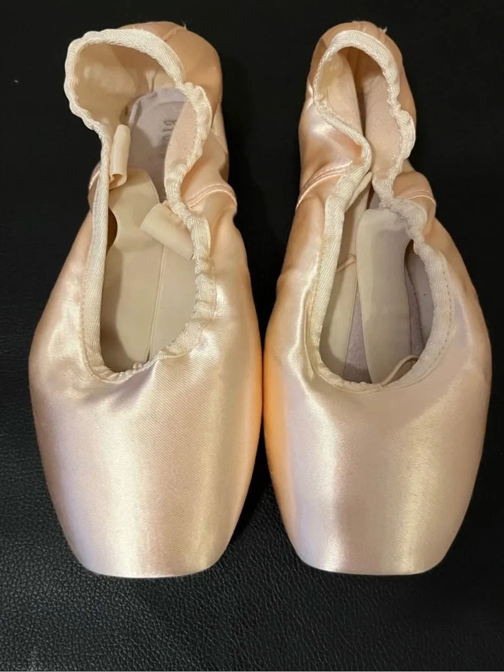 Bloch European Balance Pointe Shoes in Light Pink Satin
